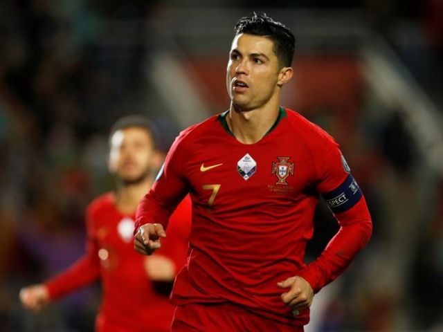 Ronaldo tiếp tục lĩnh xướng hàng công của Bồ Đào Nha