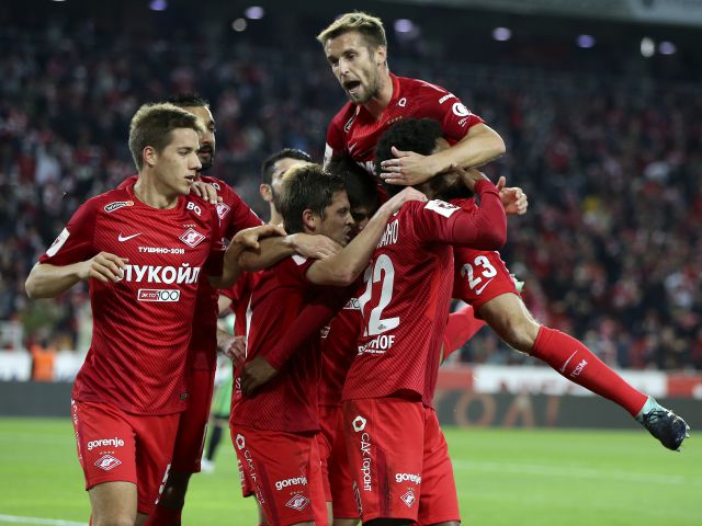 Spartak Moscow đang dẫn đầu bảng xếp hạng