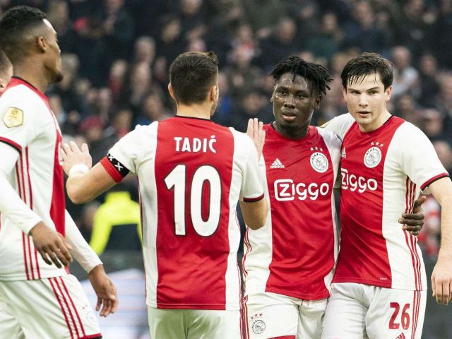Phân tích trận đấu Ajax vs Young Boys